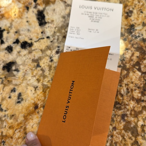 Louis Vuitton Key Pouch Authentic “price is firm” - Picture 9 of 10